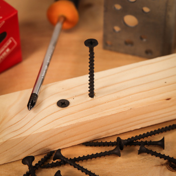 Саморезы по дереву 3.5х51 мм BROZEX, крупная резьба, фосфатированные, 400 шт. Саморезы по дереву 3.5х51 мм BROZEX, крупная резьба, фосфатированные, 400 шт.